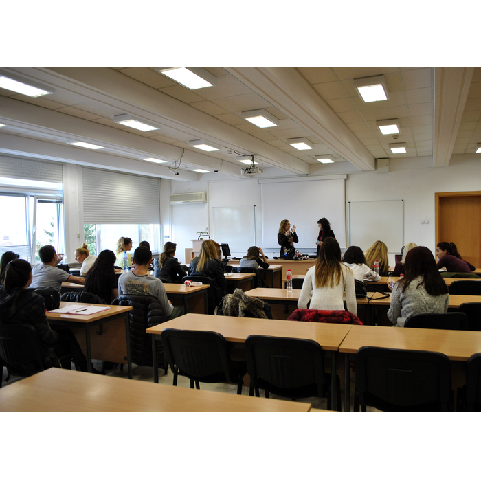 seminar1_700x700_pad_478b24840a