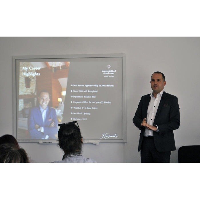 4_700x700_pad_478b24840a