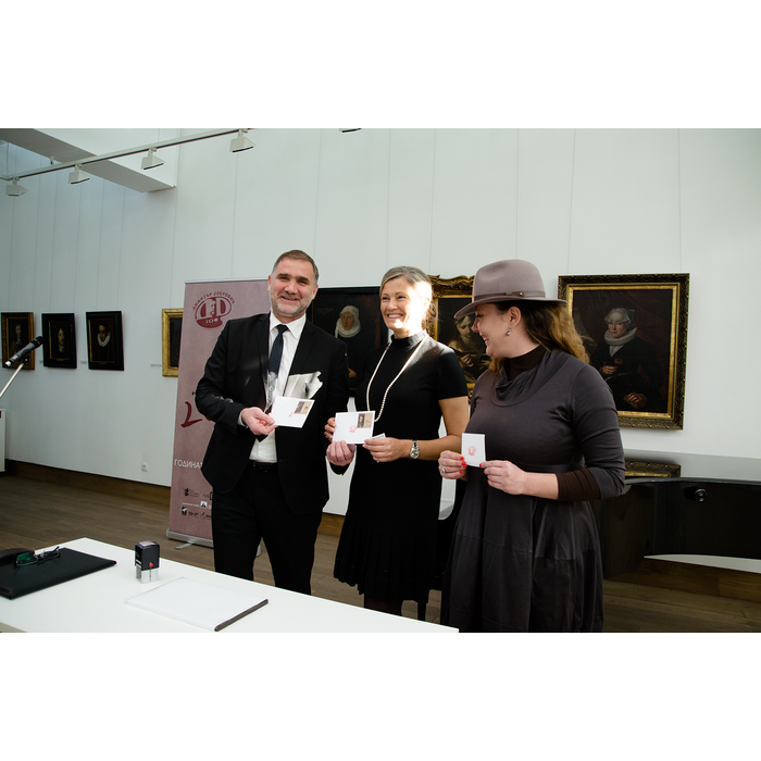 11_700x700_pad_478b24840a