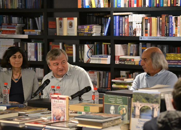 dsc-08619_700x700_fit_478b24840a