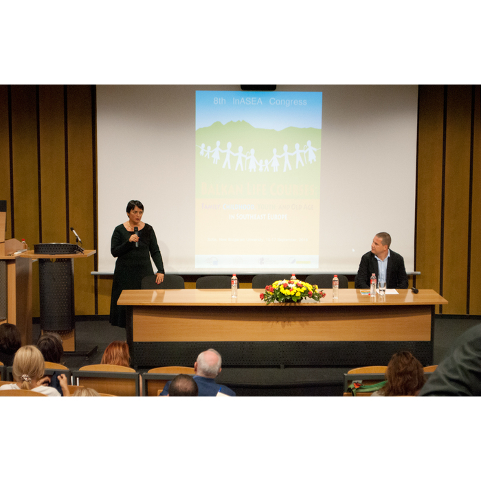 in-asea-01_700x700_pad_478b24840a