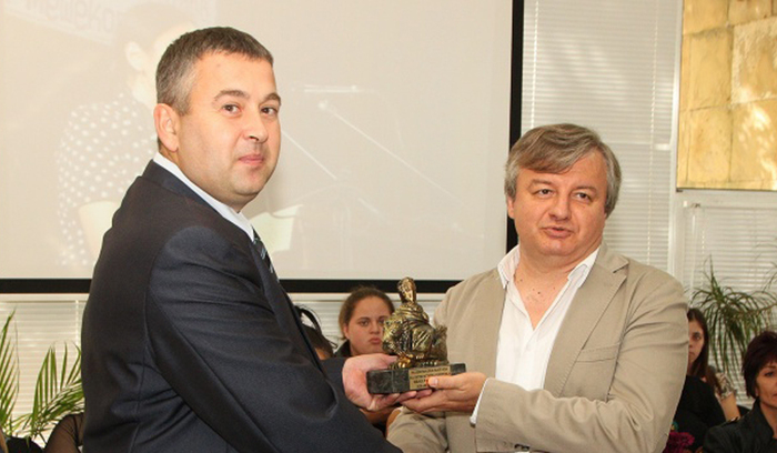 doinov_700x700_fit_478b24840a