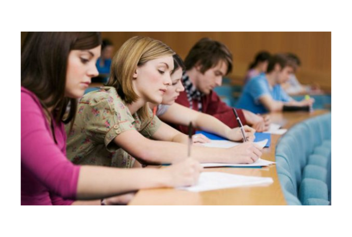 studenti_700x700_fit_478b24840a