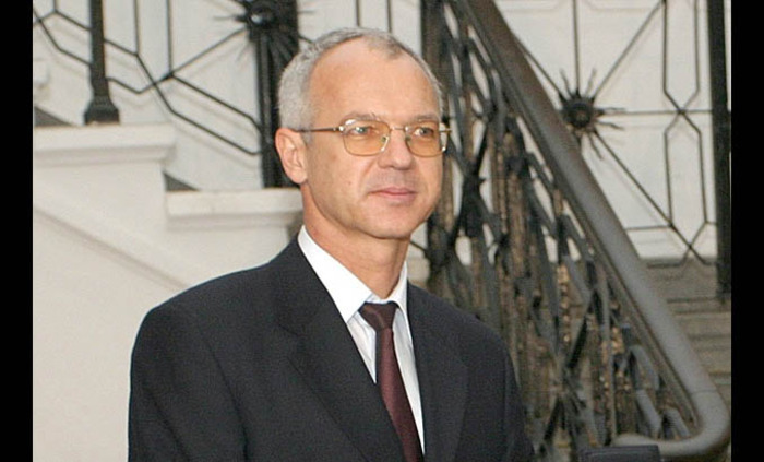 velev_700x700_fit_478b24840a