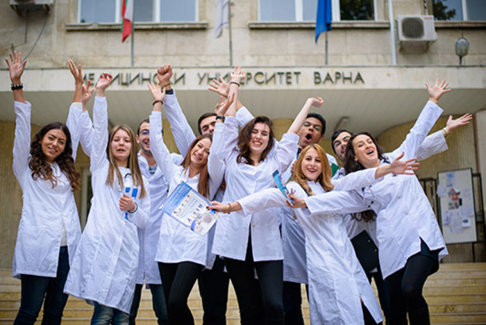 mu-varna_700x700_fit_478b24840a