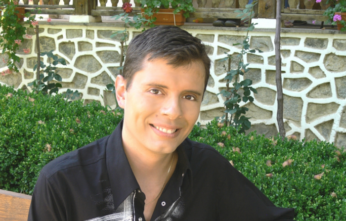 aleksandur-al_700x700_fit_478b24840a