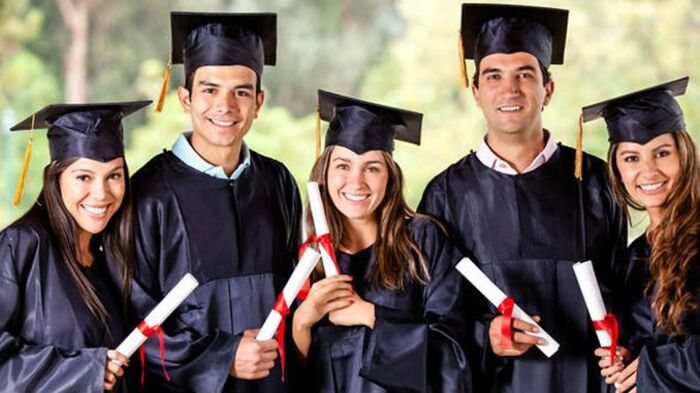 italianski-universitet_700x700_fit_478b24840a