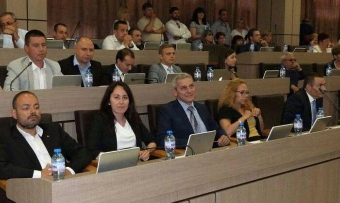 predlagat-100-studenta_700x700_fit_478b24840a