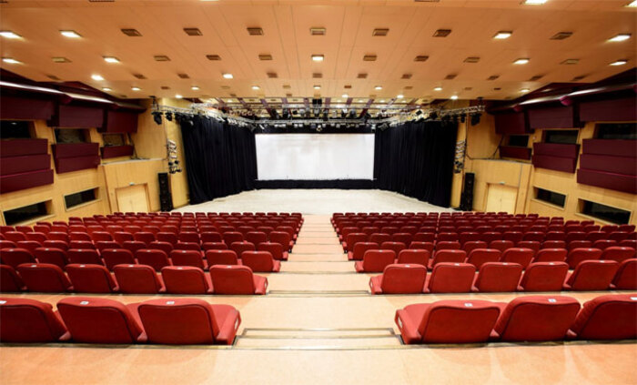 kino-lumier_700x700_fit_478b24840a