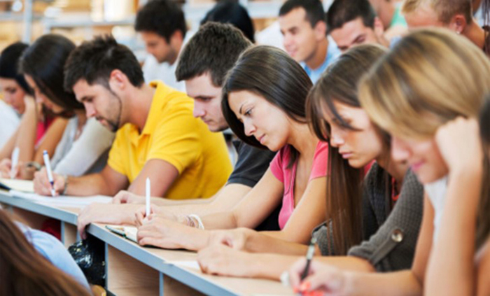 nad-18-hil-studenti_700x700_fit_478b24840a