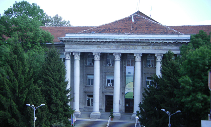 rusenski-universitet-4_700x700_fit_478b24840a