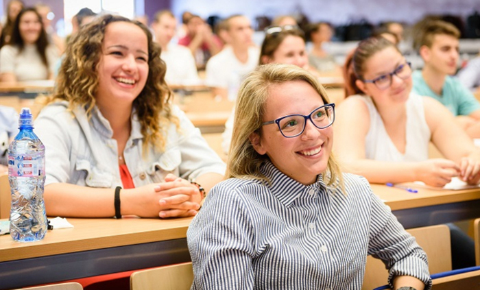 bodri-studenti_700x700_fit_478b24840a