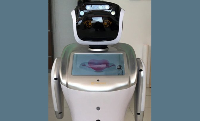 robotut-dnes_700x700_fit_478b24840a