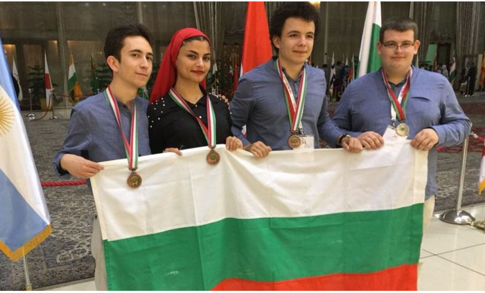 bulgarski-ucenici_700x700_fit_478b24840a