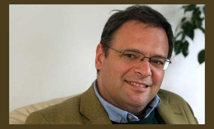 julian-popov-v-evesti-bg_700x700_fit_478b24840a