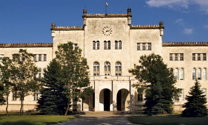 voenna-akademiq-study-abroad-bg_700x700_fit_478b24840a