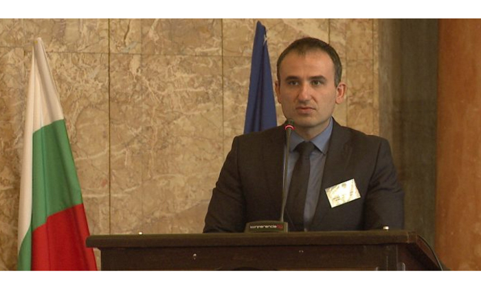 aleksandur-oskar_700x700_fit_478b24840a