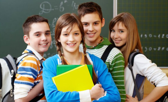 uchenici-ot-amerikanskiq-kolej-freepik_700x700_fit_478b24840a