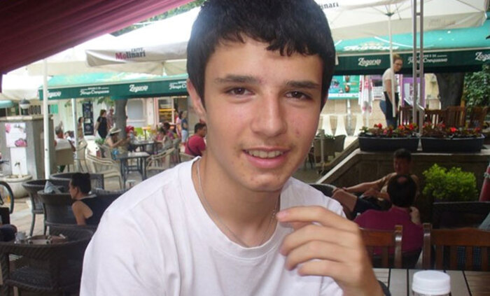 zaradi-fizikata_700x700_fit_478b24840a