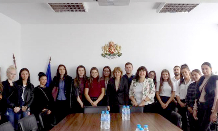 studenti-pravo-pitat_700x700_fit_478b24840a