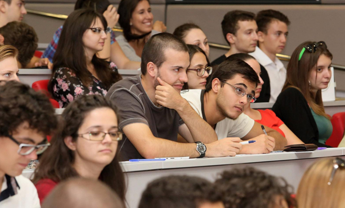 studenti-duma_700x700_fit_478b24840a