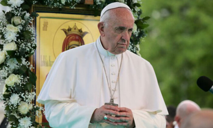 papa-francisk-btv_700x700_fit_478b24840a