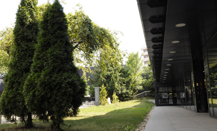 nbu-knijarnica1_700x700_fit_478b24840a