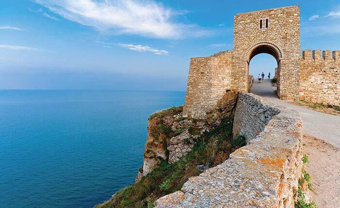 10_700x700_fit_478b24840a