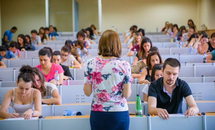 studenti-clinica-bg_700x700_fit_478b24840a