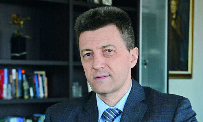 petar-andronov-v-capital_700x700_fit_478b24840a