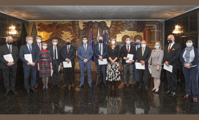 rektori-na-9te-universiteta-snimka-sofiiski-universitet_700x700_fit_478b24840a