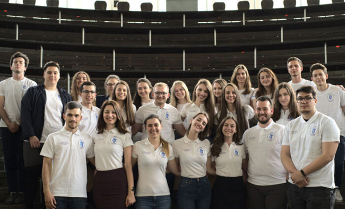 studenti-po-medicina_700x700_fit_478b24840a