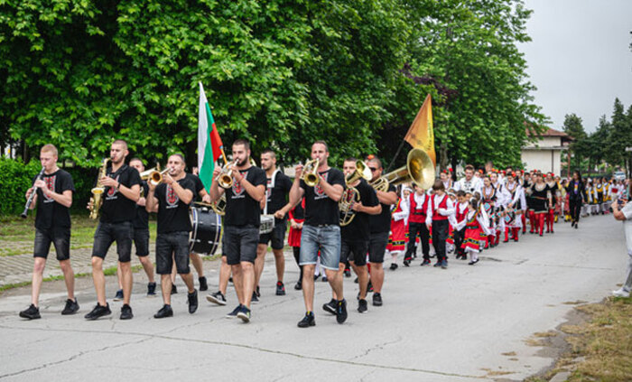 golqmo-folklorno_700x700_fit_478b24840a