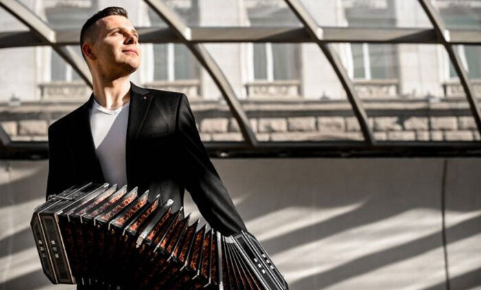 arjentinski-bandoneon_700x700_fit_478b24840a