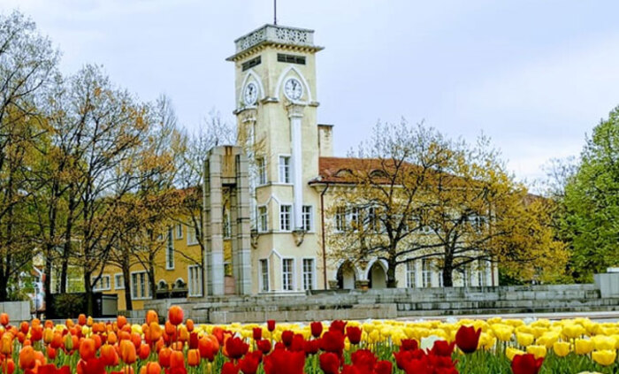 regionalnata-biblioteka_700x700_fit_478b24840a