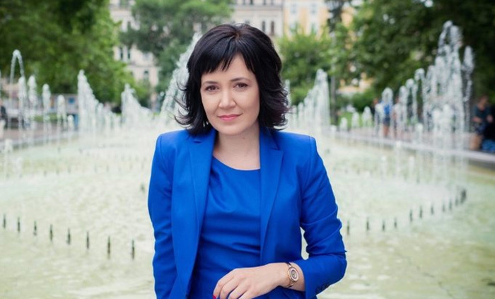 irena-todorova-v-capital-678x410-crop-478b24840a_700x700_fit_478b24840a