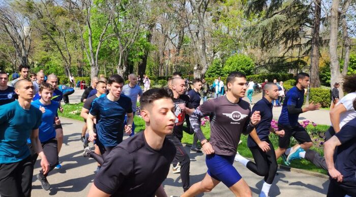 nad-60-studenti-se-vklyuchiha-v-krosa-na-varnenskata-universiada-1-65-800x445_700x700_fit_478b24840a