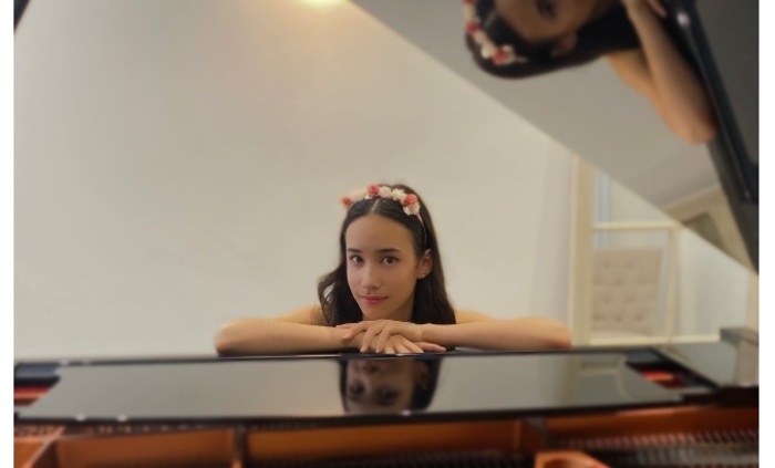 ameli-sakai-ivanova_700x700_fit_478b24840a