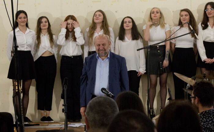 folk-jazz-formation-nbu_700x700_fit_478b24840a