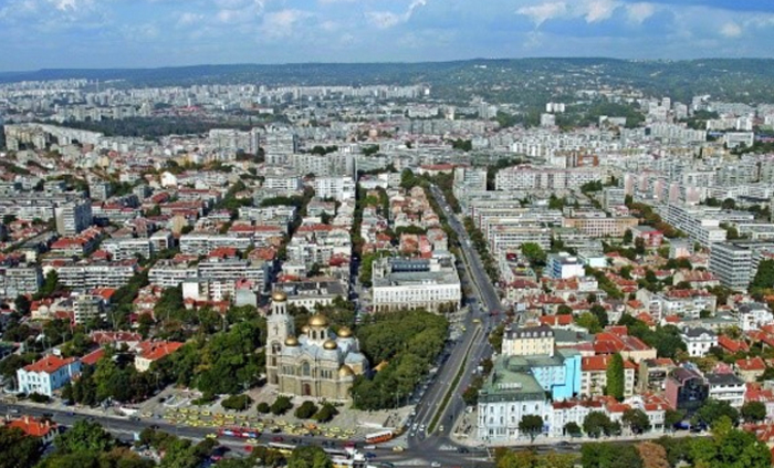 varna-focus_700x700_fit_478b24840a