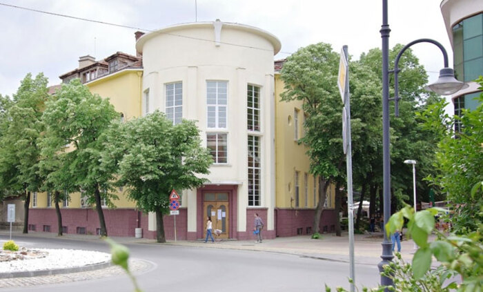 biblioteka-iskra-kazanlak-com_700x700_fit_478b24840a