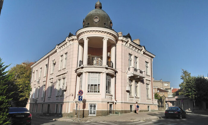 reg-biblioteka-sliven-wikipedia_700x700_fit_478b24840a