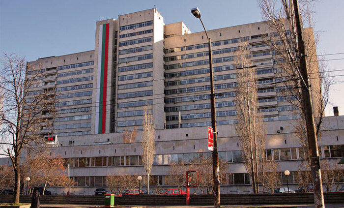 vma-wikipedia_700x700_fit_478b24840a