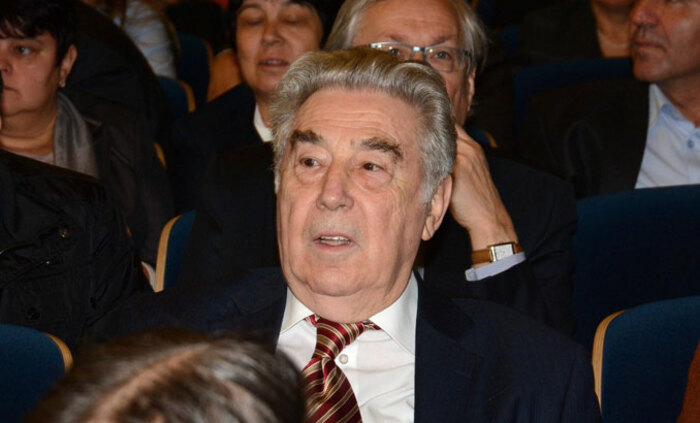 alexander-djerov-dir-bg_700x700_fit_478b24840a