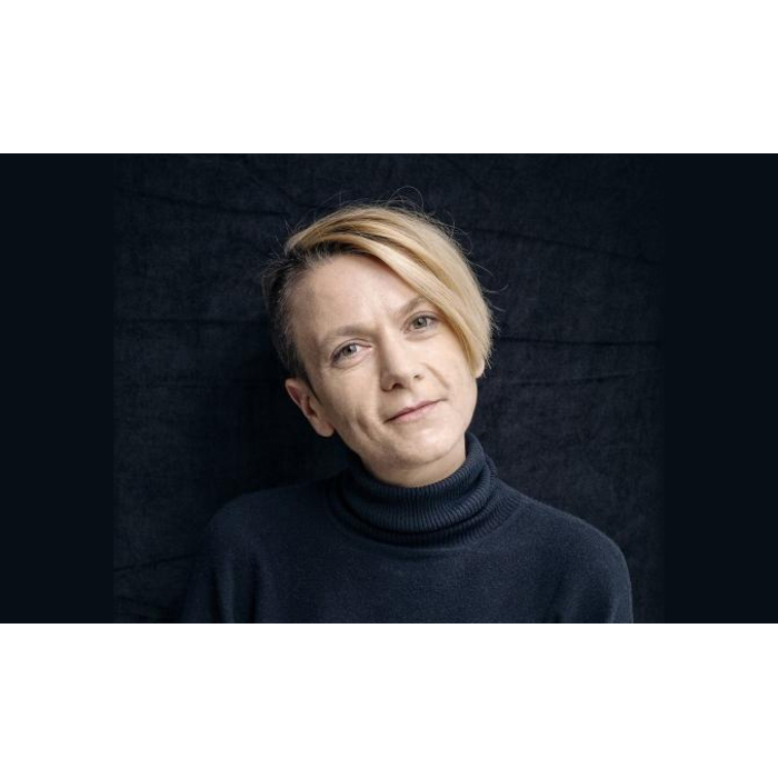 elena-alekcieva-monitor_700x700_pad_478b24840a