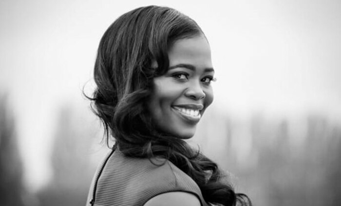 priti-yende-snimka-gregor-hohenberg_700x700_fit_478b24840a