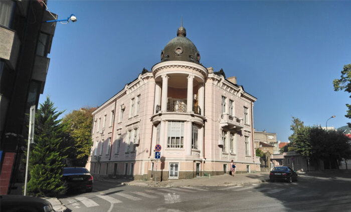 regionalna-biblioteka-sliven-wikipedia_700x700_fit_478b24840a