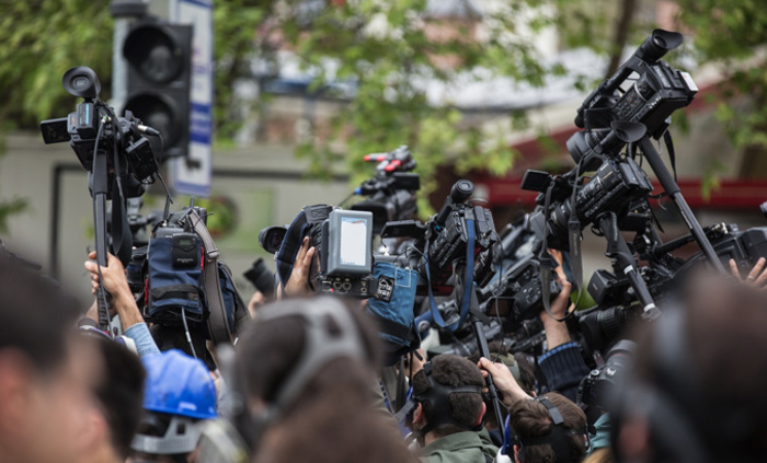 reporters-pixabay_700x700_fit_478b24840a