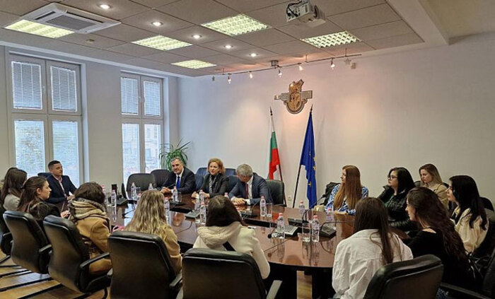 studenti-nbu-vish-advokatski-savet-vas-bg_700x700_fit_478b24840a
