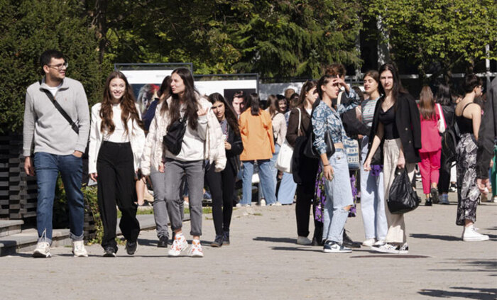 studenti-nbu_700x700_fit_478b24840a